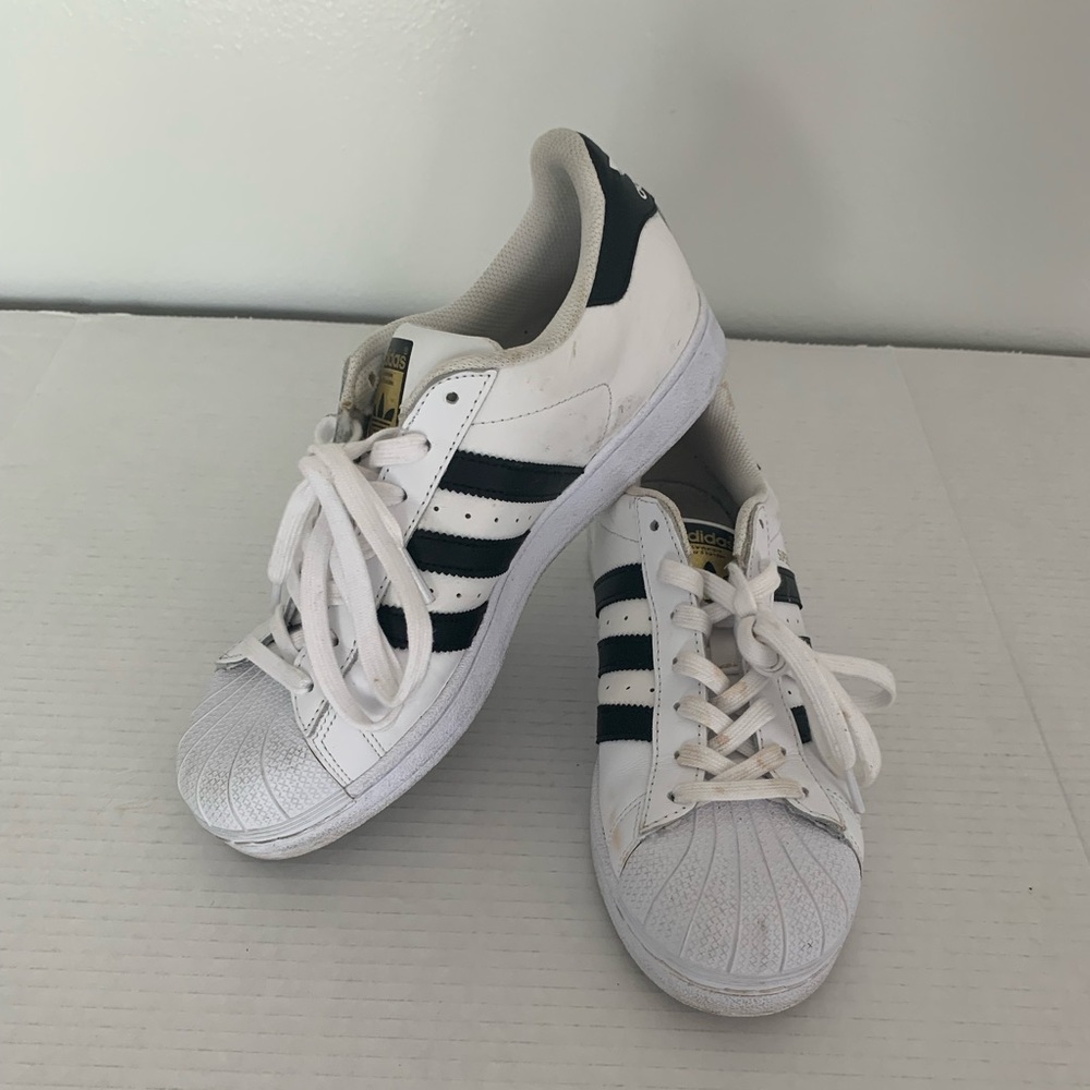 adidas-men-s-white-black-stripes-superstar-sneakers-gem